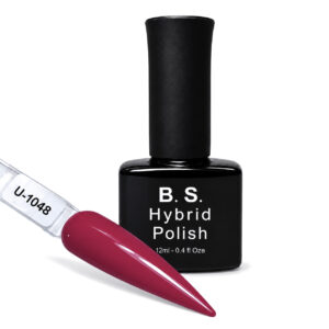B.S. Hybrid Polish 1048 – βυσσινί, ημιμόνιμο βερνίκι 12 ml με βαμμένο δείγμα νυχιού