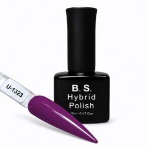 B.S. Hybrid Polish 1323 – μωβ, ημιμόνιμο βερνίκι 12 ml με βαμμένο δείγμα νυχιού